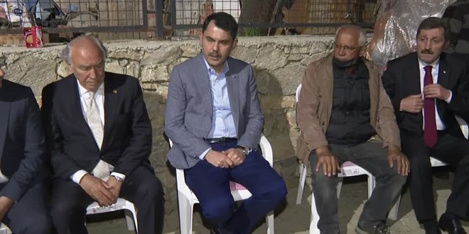 Bakan Kurum, metan gazından zehirlenerek ölen 4 kişinin ailelerine taziye ziyaretinde bulundu