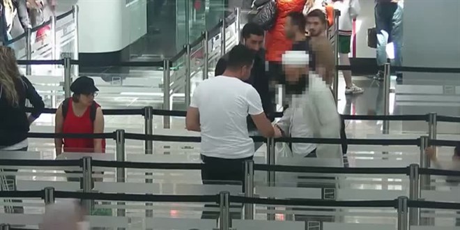 İstanbul Havalimanı'nda sahte kimlikle uçağa binmek isteyen kişi yakalandı