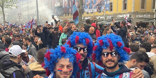 Trabzonspor taraftarları Medikal Park Stadı'na gelmeye başladı
