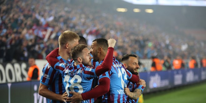 Trabzonspor ampiyon! 38 yllk hasret sona erdi