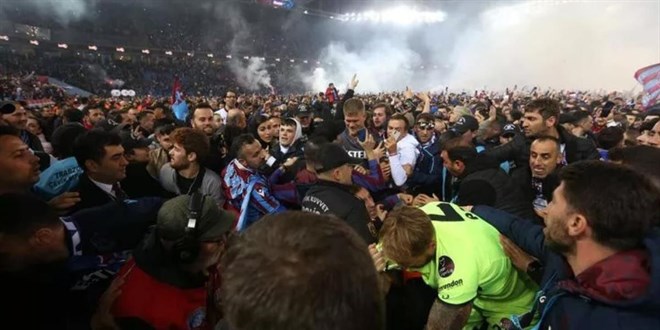 Şampiyonluk maçında istenmeyen görüntü! Antalyaspor'dan açıklama