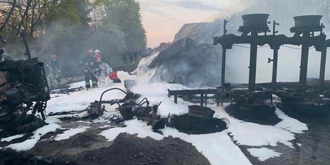 Ukrayna'da katliam gibi trafik kazası: 16 ölü, 6 yaralı