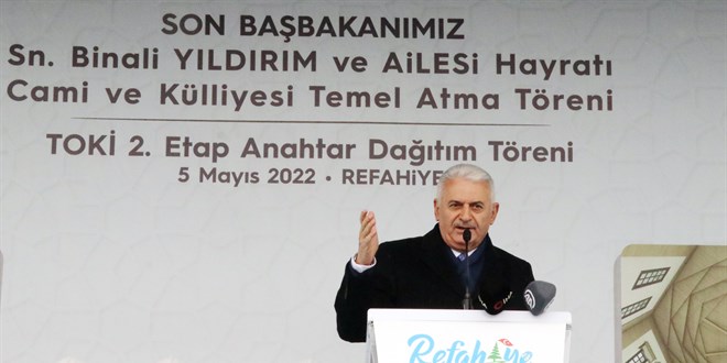 Binali Yıldırım, ailesi tarafından yaptırılan camii ve külliye temel atma töreninde konuştu
