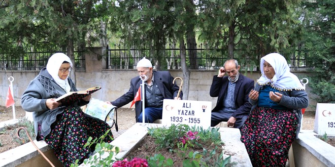 Babalarnn kabrini 67 yl sonra Konya ehitlii'nde buldular