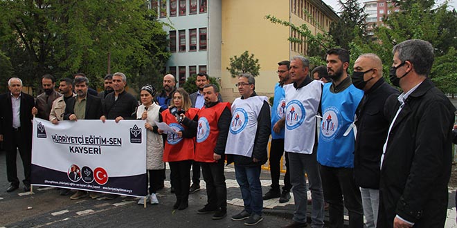 Öğretmen etkinlik sırasında öğrencisinin ağabeyi tarafından darbedildi