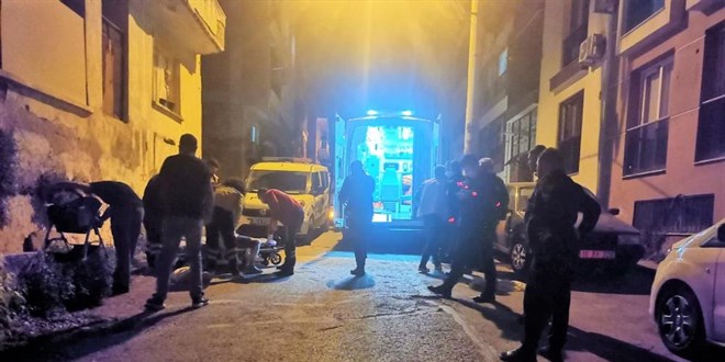 Yanında bebeği varken bir başka kadın tarafından defalarca bıçaklandı