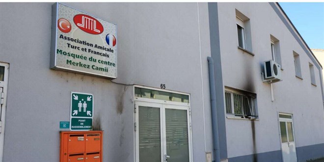 Fransa'nın Metz kentinde DİTİB'e bağlı cami kundaklandı