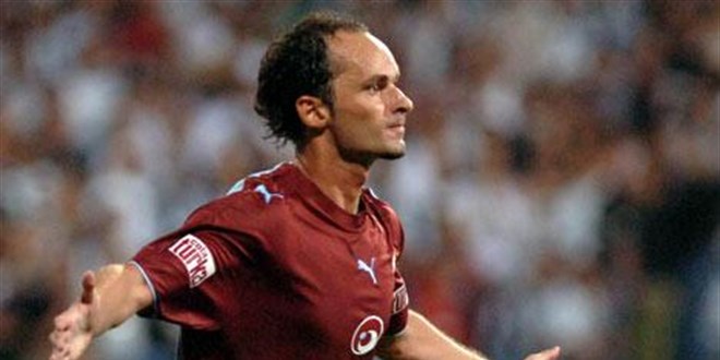 Eski milli futbolcu Ersen Martin'in tedavisi sürüyor