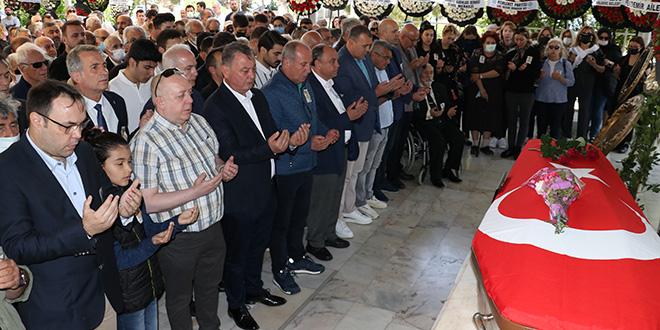 CHP eski Milletvekili Canan Arıtman son yolculuğuna uğurlandı