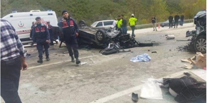 Çankırı'da trafik kazasında 3 kişi öldü, 12 yaralı