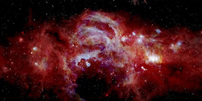 NASA, Samanyolu'nun uydusu Büyük Macellan Bulutu'nun ayrıntılı görüntüsünü paylaştı