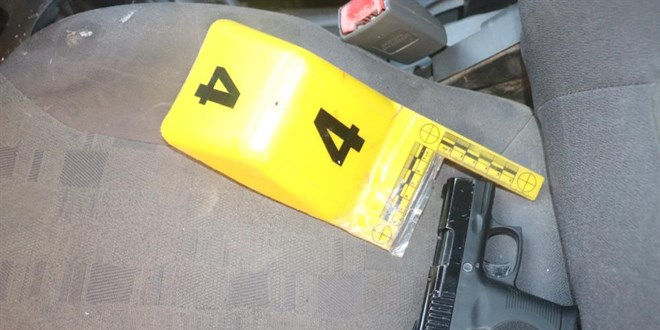 Petrol istasyonunu gasp eden suçlu 2 polis memurunu yaraladı