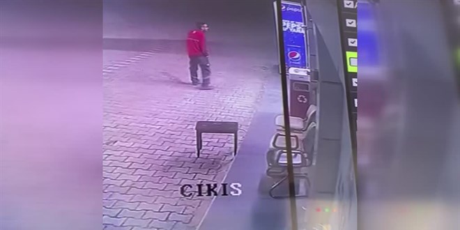 Hatay'da 'dur' ihtarına uymayan şüpheliler 2 polisi tabancayla yaraladı