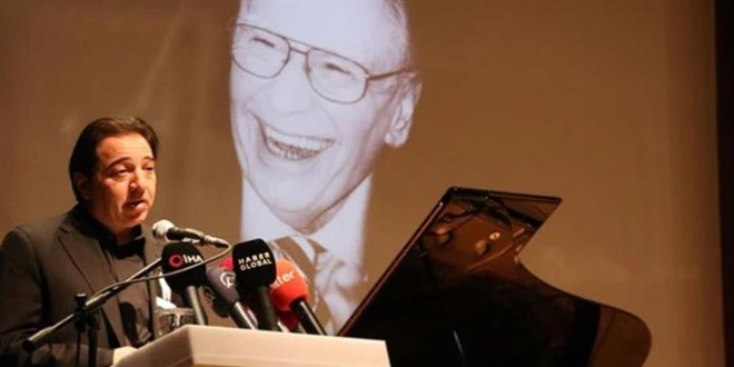 Fazıl Say, babasının cenaze töreninde piyano çaldı