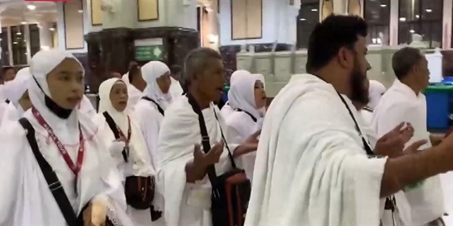 2 yıllık hasret sona erdi: Müslümanlar umre için Kabe'de buluştu