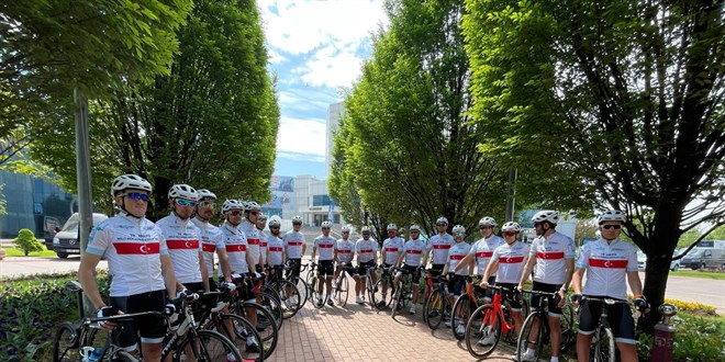 19 Mayıs ruhuna dikkati çekmek için 650 kilometre pedal çevirecekler