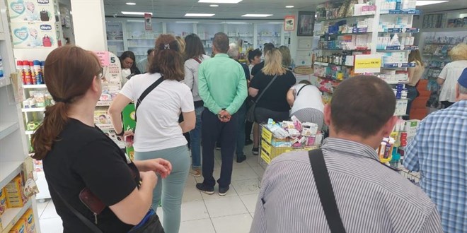 Leva 8 TL oldu, Bulgarlar ucuz ilaç için Tekirdağ'a akın etti