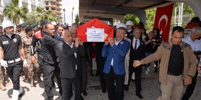 Mersin'de trafik kazasında ölen polis memuru için tören düzenlendi
