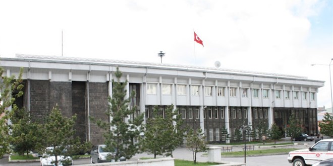 Kars Valiliğinden 'Vali Öksüz'ün adı ile dolandırıcılık' yapanlara karşı uyarı