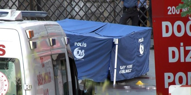 Emekli polis sokak ortasında dehşeti yaşattı
