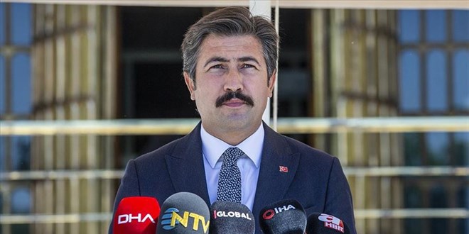 AK Parti Grup Başkanvekili Cahit Özkan görevinden alındı