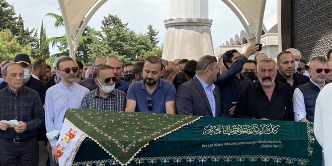 Muayenehanesinde ölü bulunan diş hekimi son yolculuğuna uğurlandı