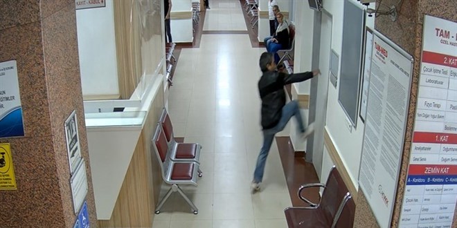 Hastanede dehşete düşüren anlar kamerada
