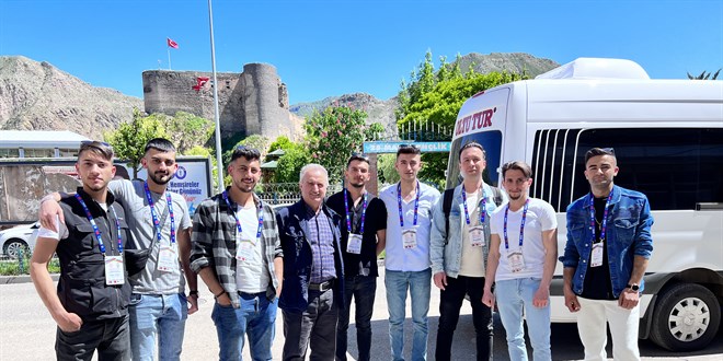 Erzurum'da çıraklık eğitimi biten 8 öğrenci staj için Portekiz'e gönderildi