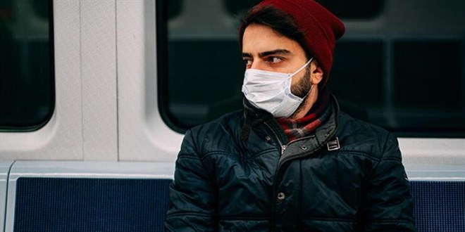 Bakan Koca duyurdu: Toplu taşımada maske zorunluluğu kalktı mı?