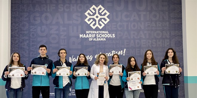 Arnavutluk'taki Maarif öğrencileri, uluslararası yarışmada madalya kazandı