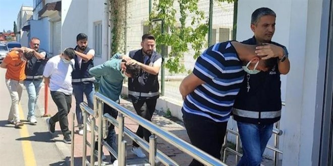 Kadın kılığına girip kızının sevgilisine randevu veren baba öldürüldü