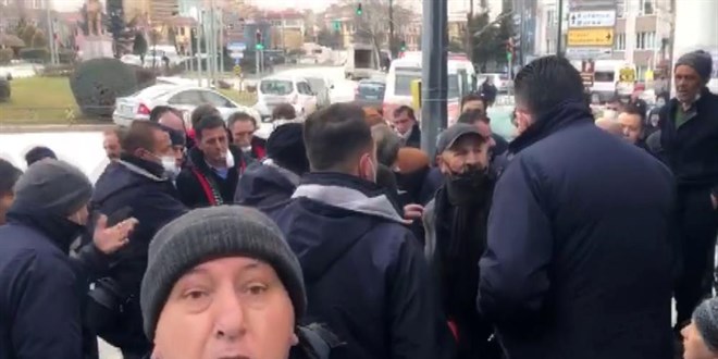'Duraktan almama' tartışması, otobüs şoförlerinin linç girişimiyle sonuçlandı