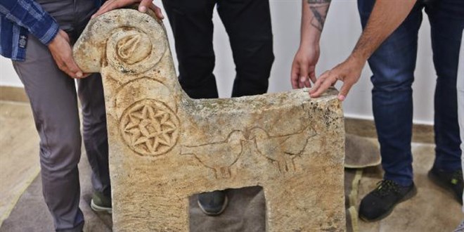 Kırmızı bültenle aranan 500 yıllık mezar taşı bulundu