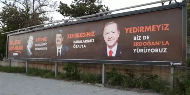 Kamptaki CHP'lilere Van'da Menderes, Özal ve Erdoğan'lı pankart sürprizi