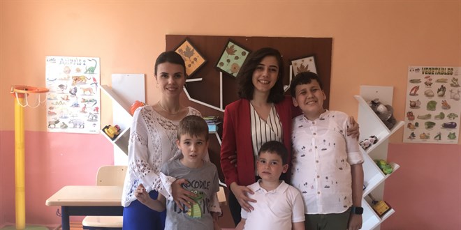 Tayini çıkan öğretmenin peşinden gittiler