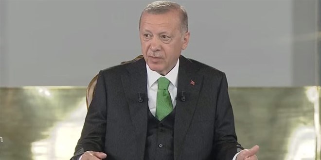Erdoğan: Aç sefil geziyorlar ama rakı, bira almaktan geri durmuyorlar