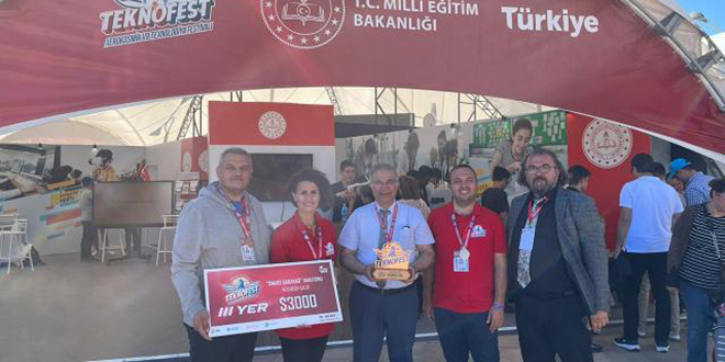 İzmirli öğretmenler, TEKNOFEST Azerbaycan'dan ödülle döndü