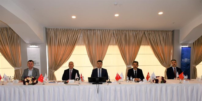 3 ilin valisi 'düzensiz göçü' önlemek için bir araya geldi
