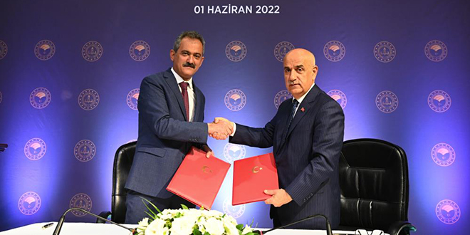 İki bakanlık mesleki ve teknik eğitimde iş birliği yapacak
