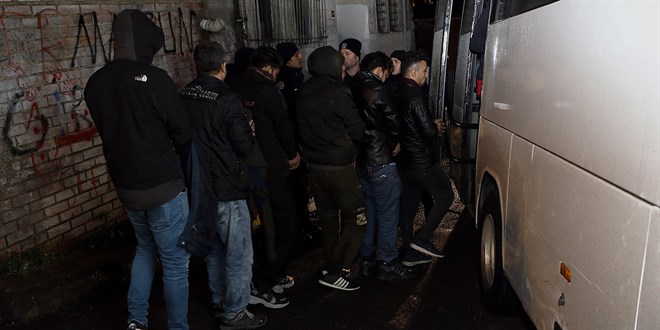 stanbul Valilii: Bir haftada 6 bin 686 dzensiz gmen yakaland