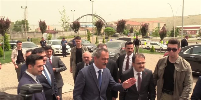 Bakan Özer'den 'yardımcı kaynak' açıklaması