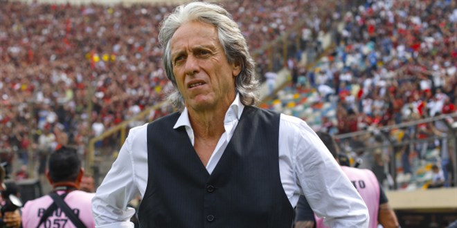 Fenerbahçe'nin yeni teknik direktörü Jorge Jesus'tan Mesut Özil kararı