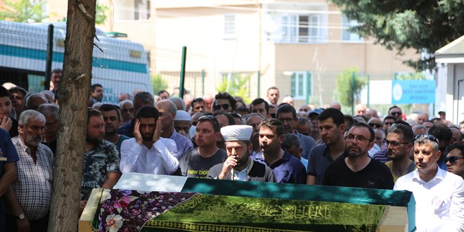 Eskişehir'deki kazada ölen çiftin cenazesi Bursa'da toprağa verildi
