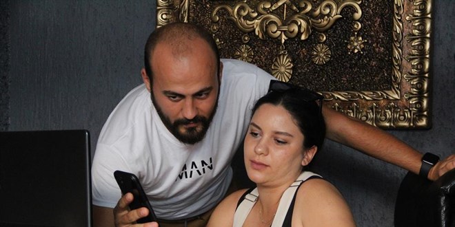 Yeni evli çiftin tüm hayalleri bir 'tuşla' yıkıldı