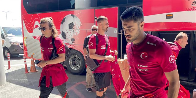 A Milli Futbol Takımı, Litvanya'ya gitti