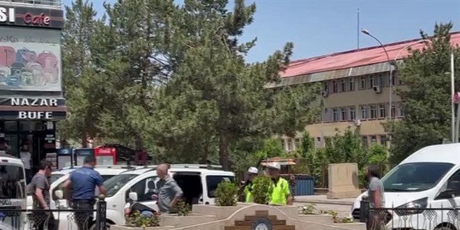 Polis ekipleri adliye çıkışındaki silahlı saldırıyı son anda önledi