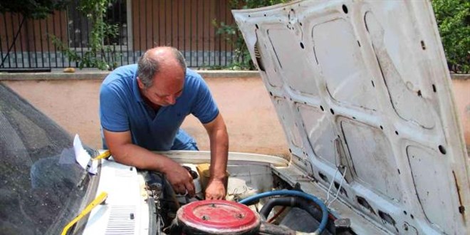 Otomobiline kurduğu sistemle yakıttan yüzde 50 tasarruf sağlıyor