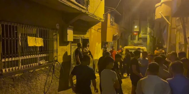 Adana'da evlerinde silahlı saldırıya uğrayan 2 kişiden 1'i yaşamını yitirdi