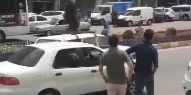 Nevşehir'de hareketli dakikalar: Polise bıçakla saldırdı