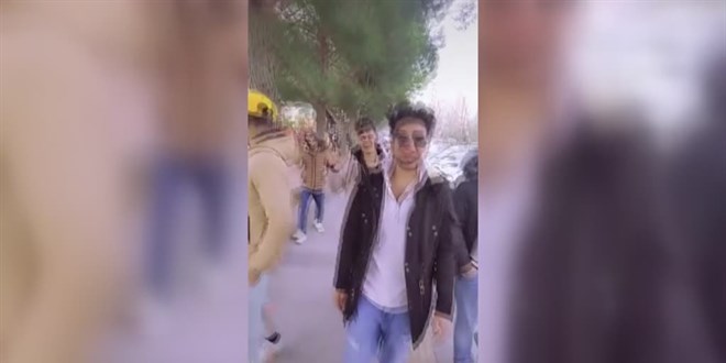 Polis aracını videoya çekip uygunsuz hareket eden 4 kişi yakalandı